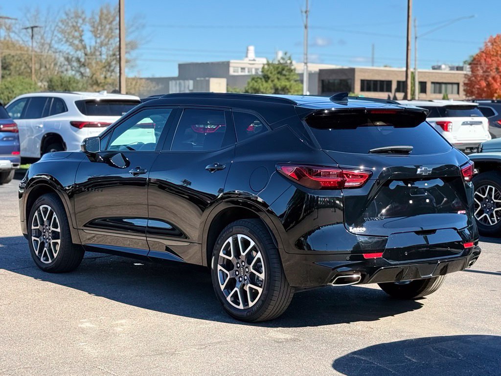 Used 2025 Chevrolet Blazer RS FWD image 33