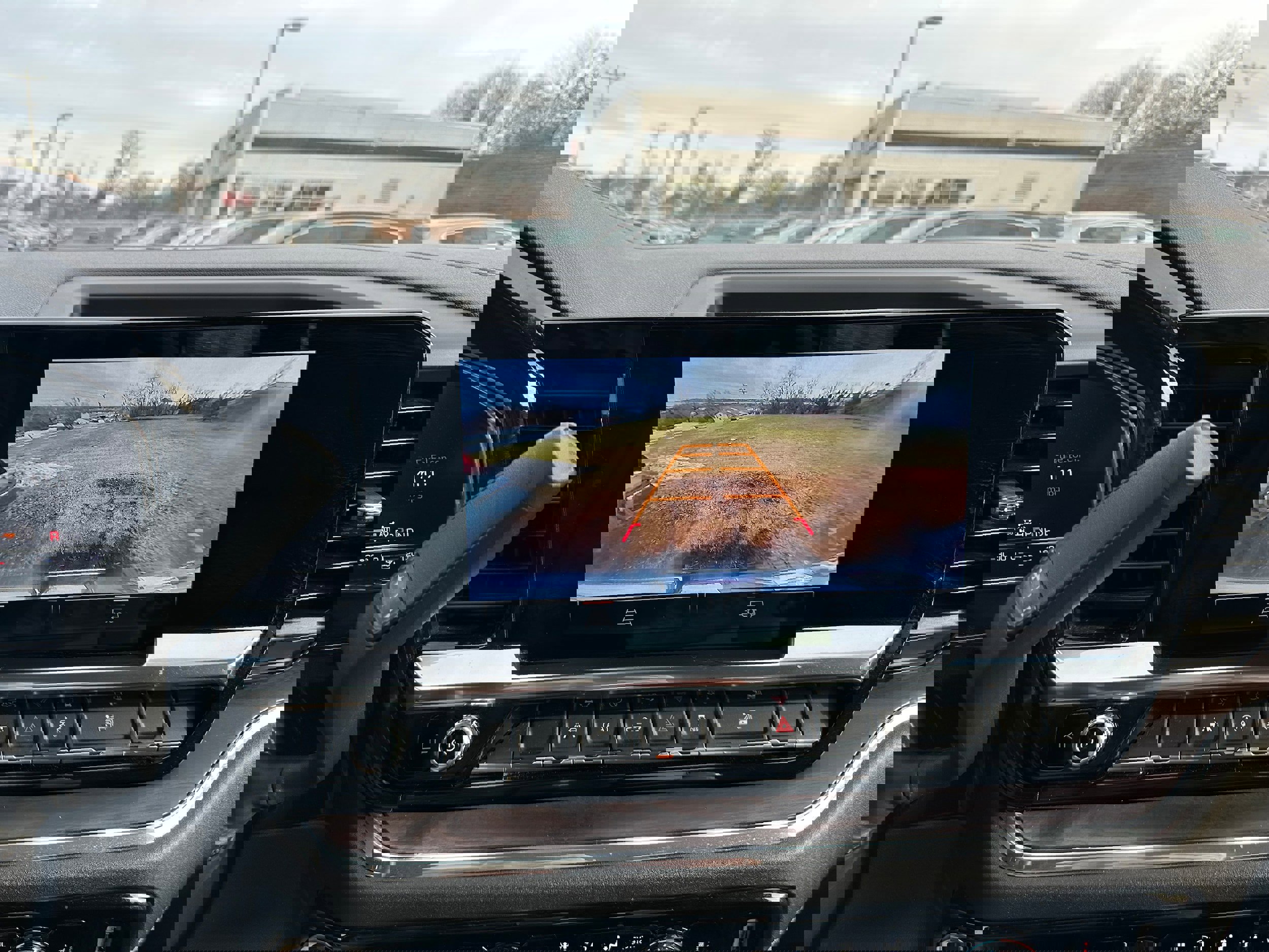 Used 2025 GMC Sierra 1500 SLT image 43