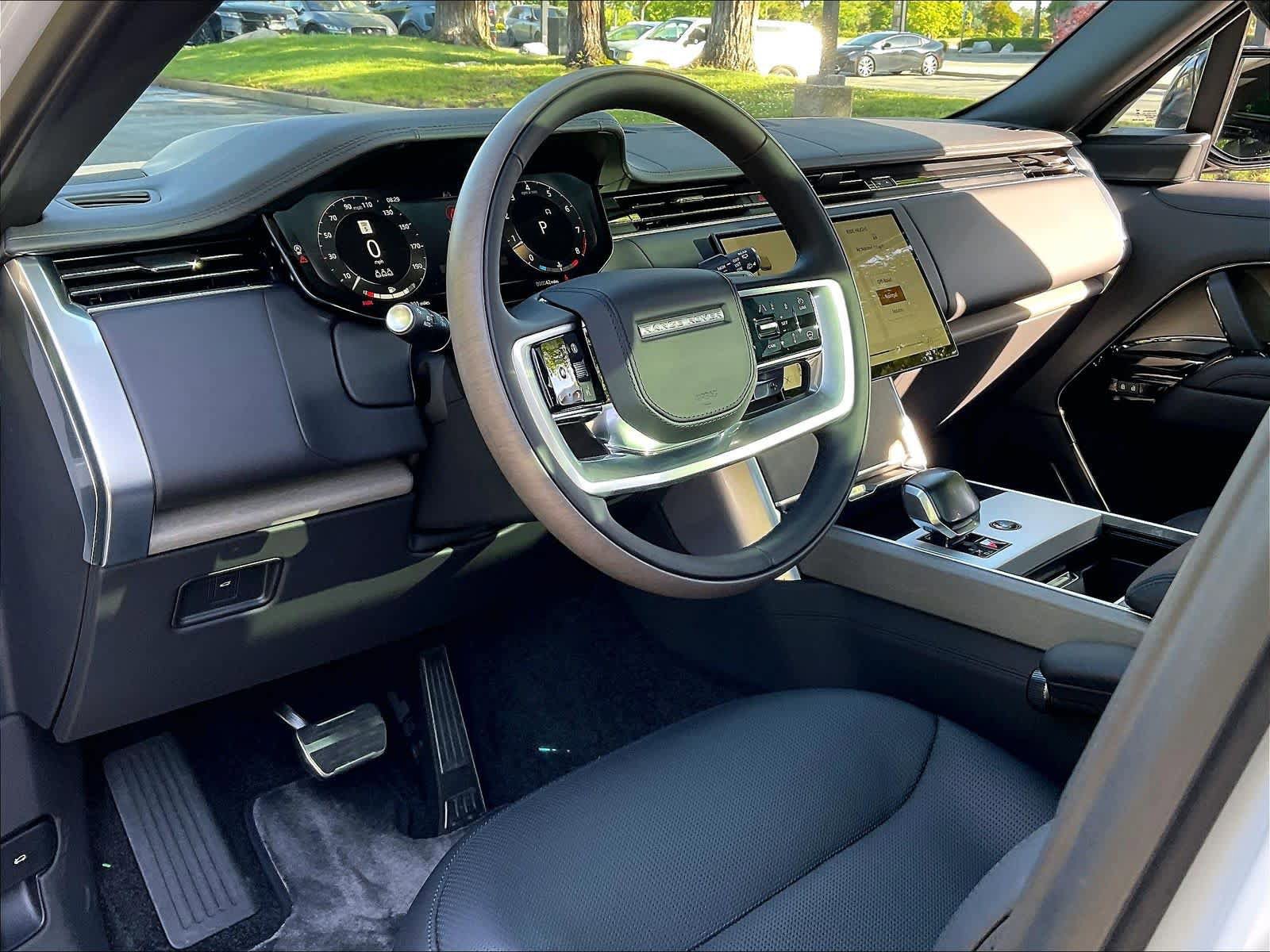 New 2026 Land Rover Range Rover SV AWD/4WD image 8