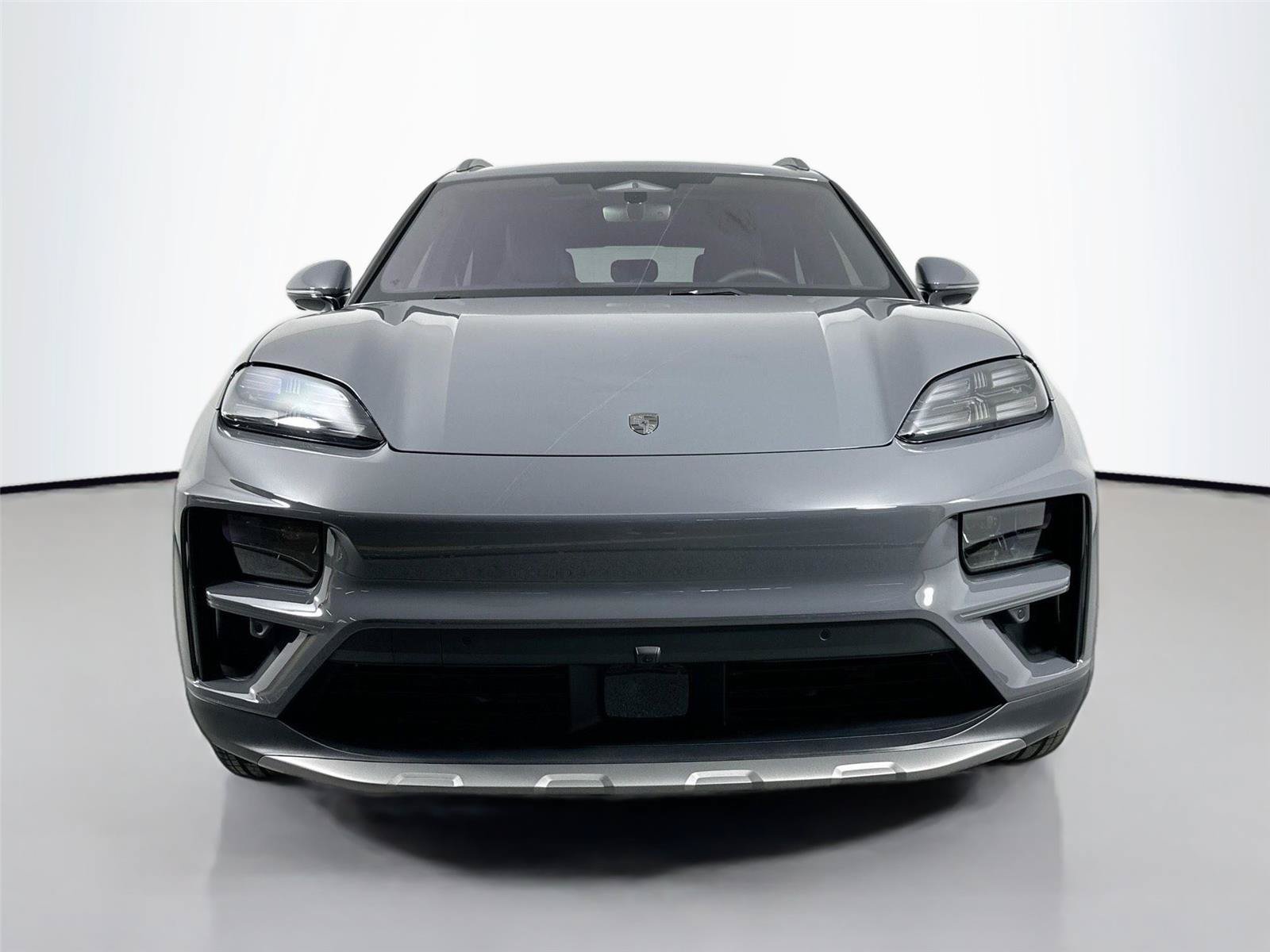 Certified 2025 Porsche Macan Turbo Electric AWD/4WD image 10