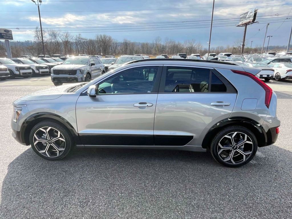 Used 2023 Kia Niro EX Touring image 31