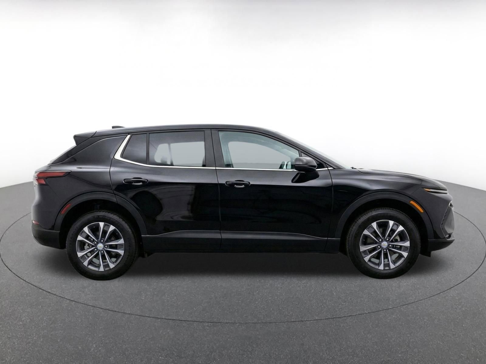 Used 2025 Chevrolet Equinox LT FWD image 14