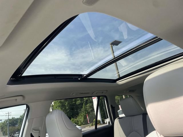 Used 2025 Toyota Grand Highlander FWD image 23