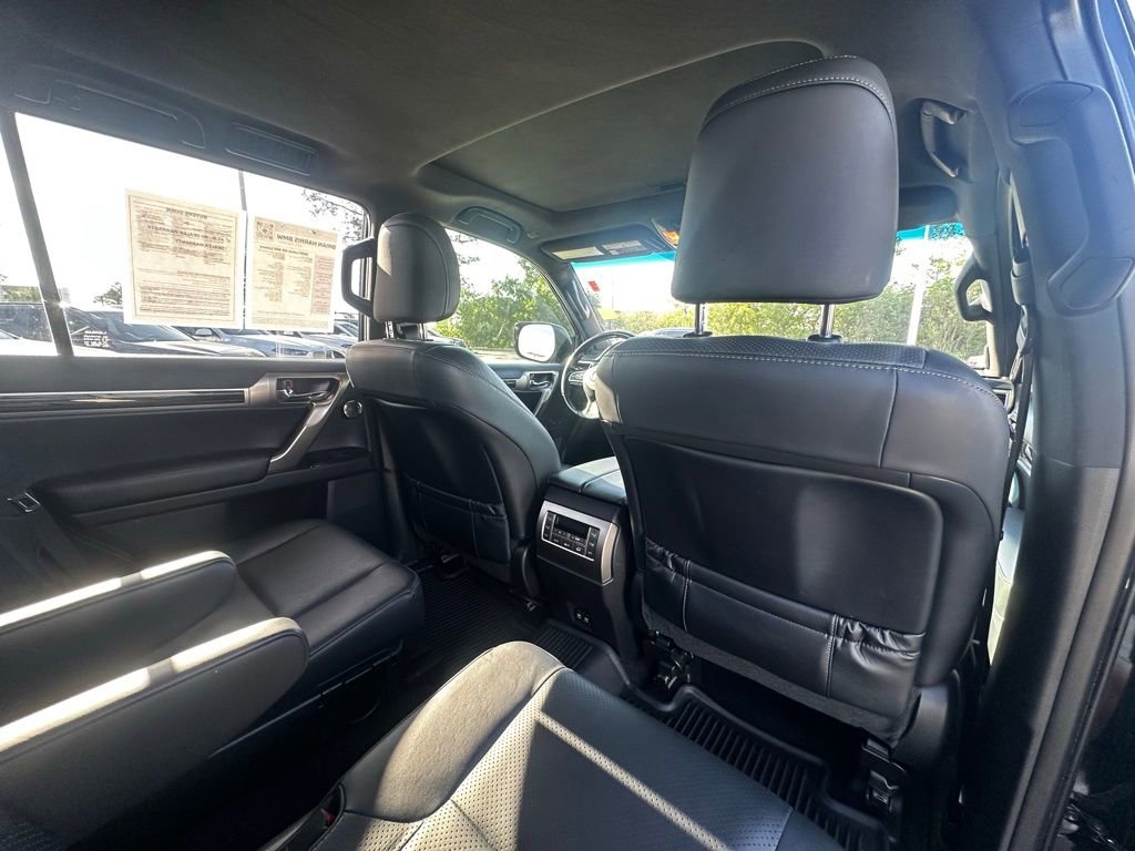 Used 2020 Lexus GX 460 Luxury w/ Luxury Sport Package AWD/4WD image 26
