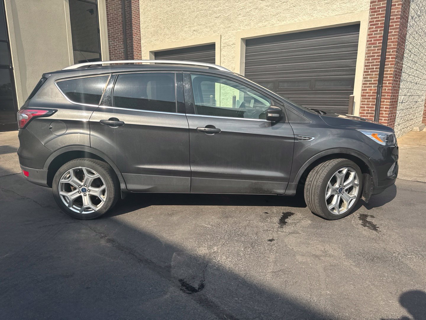 Used 2019 Ford Escape Titanium AWD/4WD image 9
