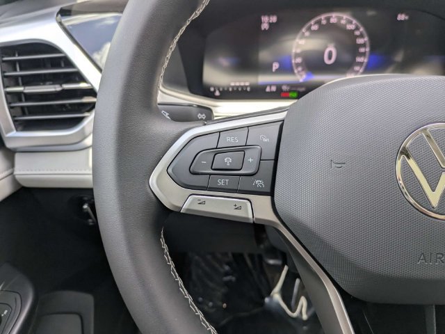 New 2026 Volkswagen Taos SE FWD image 26