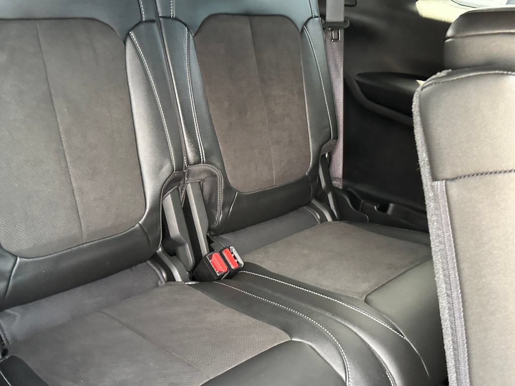 Certified 2023 Jeep Grand Cherokee L Laredo AWD/4WD image 18