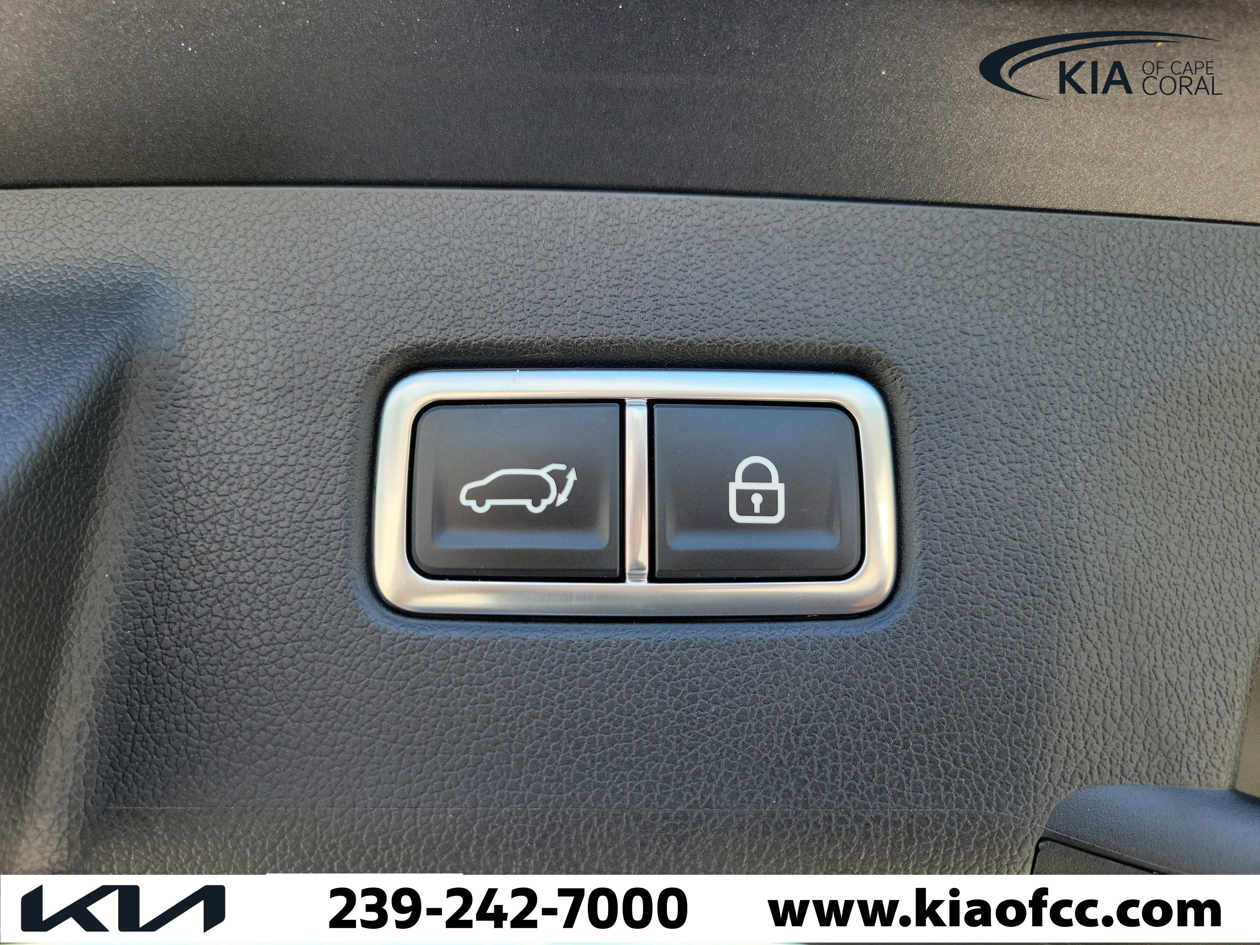 Certified 2023 Kia Sorento SX FWD image 11