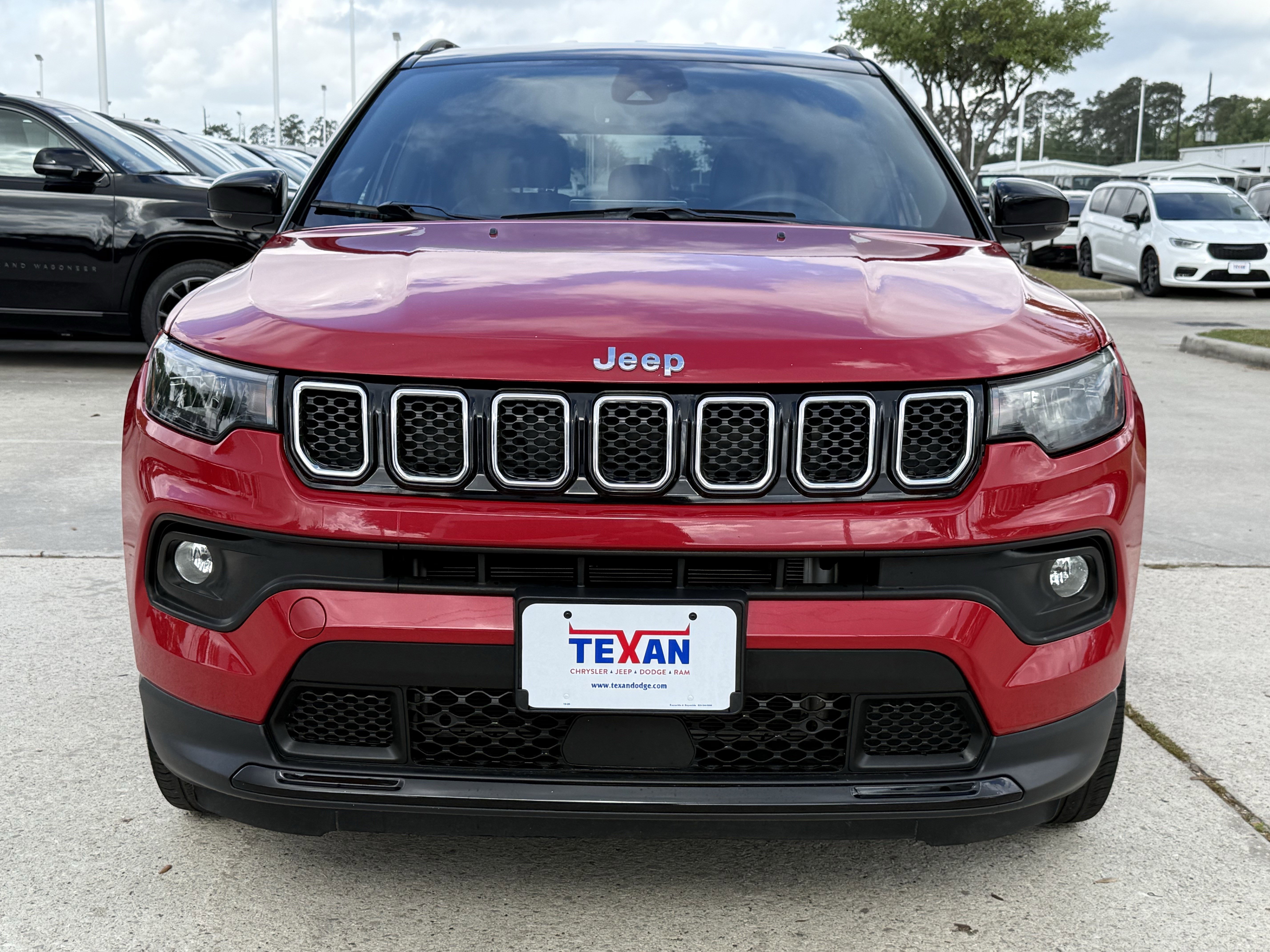 Used 2023 Jeep Compass Limited image 11