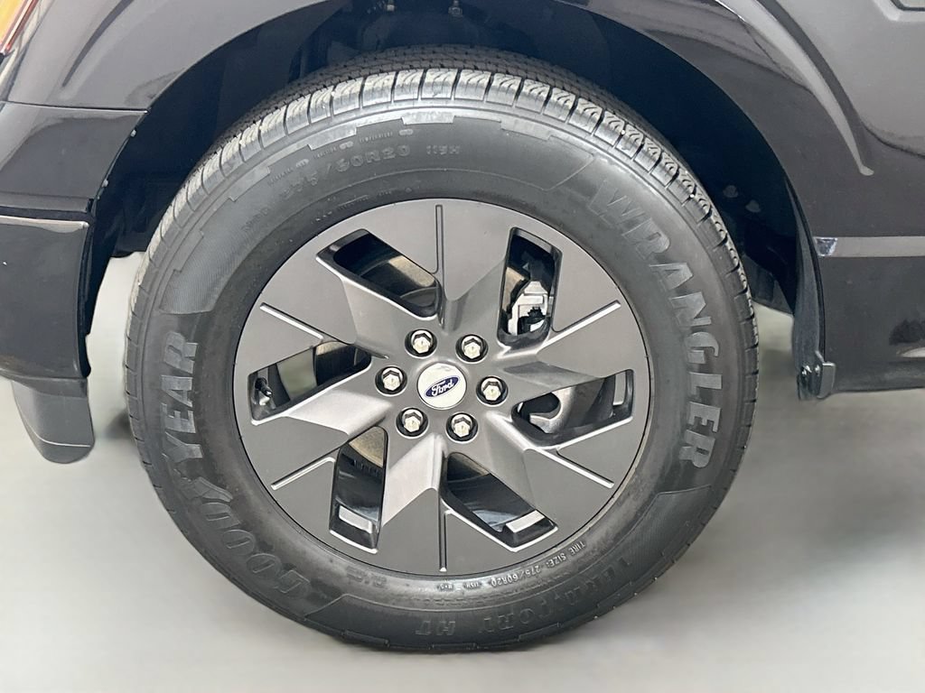 Used 2025 Ford F150 STX w/ Equipment Group 200A RWD image 27