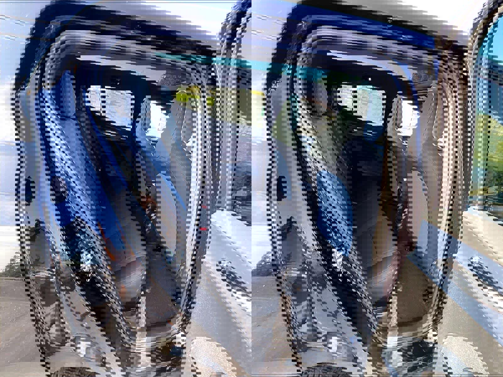 New 2025 Volvo EX30 Plus w/ Protection Package Premier image 27