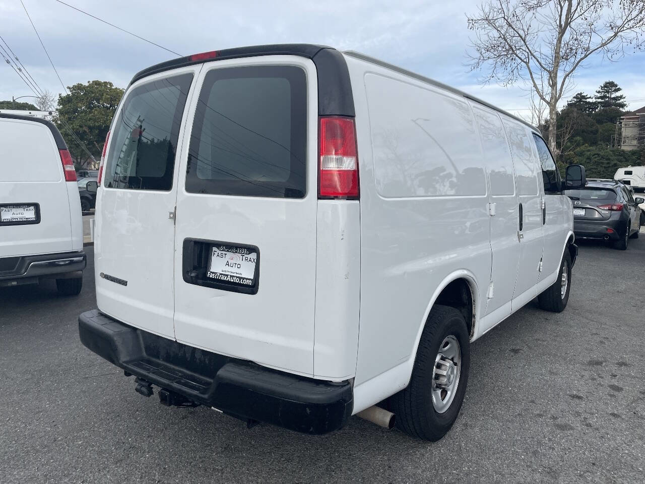 Used 2021 Chevrolet Express 2500 w/ Driver Convenience Package image 4
