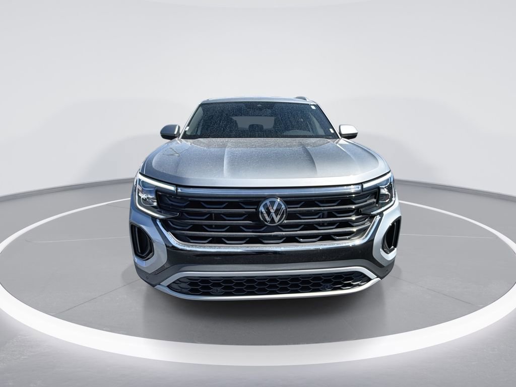 Used 2024 Volkswagen Atlas Cross Sport SE image 3