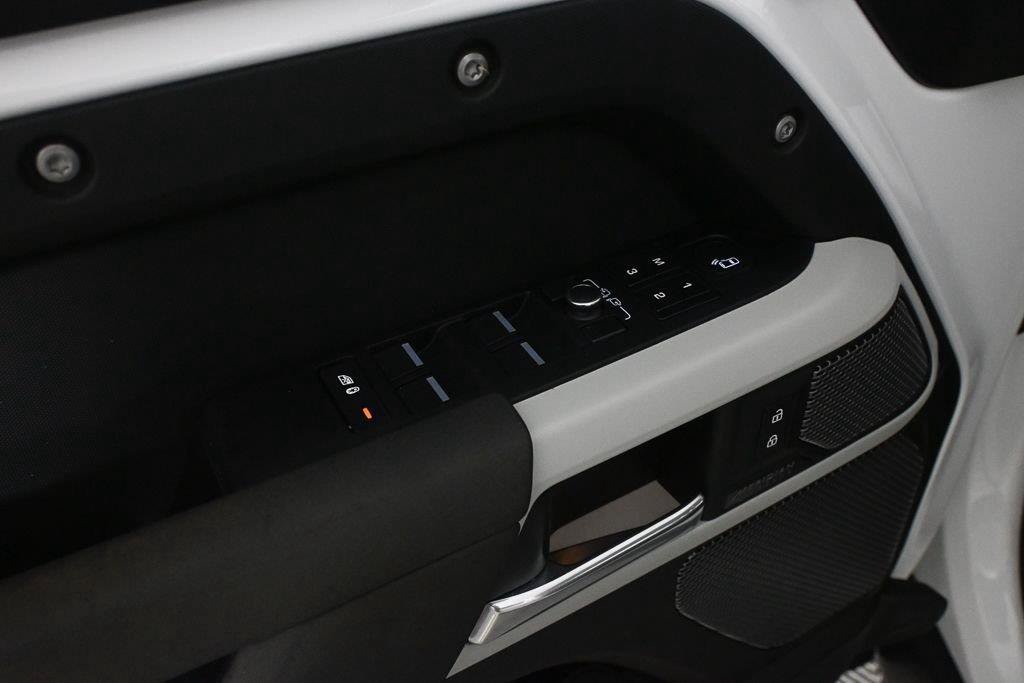 Used 2023 Land Rover Defender 110 X-Dynamic SE AWD/4WD image 7