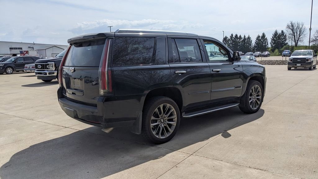 Used 2019 Cadillac Escalade Premium Luxury w/ Escalade Sport Edition AWD/4WD image 3