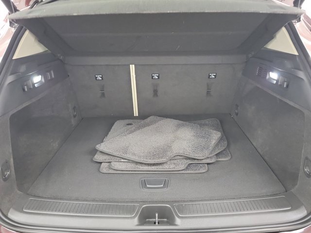 Used 2022 Buick Envision Avenir w/ Technology Package II image 9