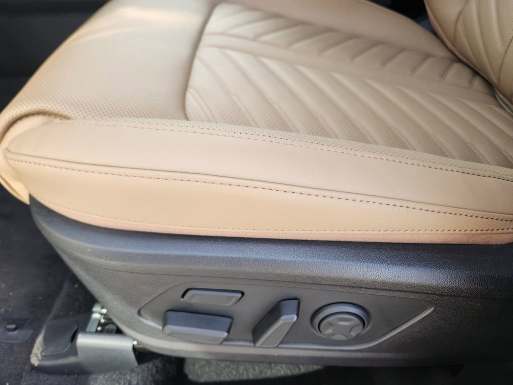 New 2026 Kia Sorento SX Prestige w/ Olive Brown Leather Package image 9