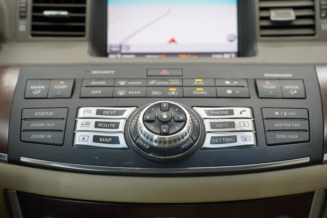 Used 2010 INFINITI M35 w/ Technology Pkg RWD image 21