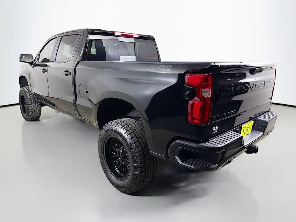 Used 2025 Chevrolet Silverado 1500 LT Trail Boss w/ Convenience Package II AWD/4WD image 8
