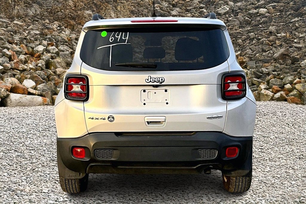 Used 2020 Jeep Renegade Latitude image 4
