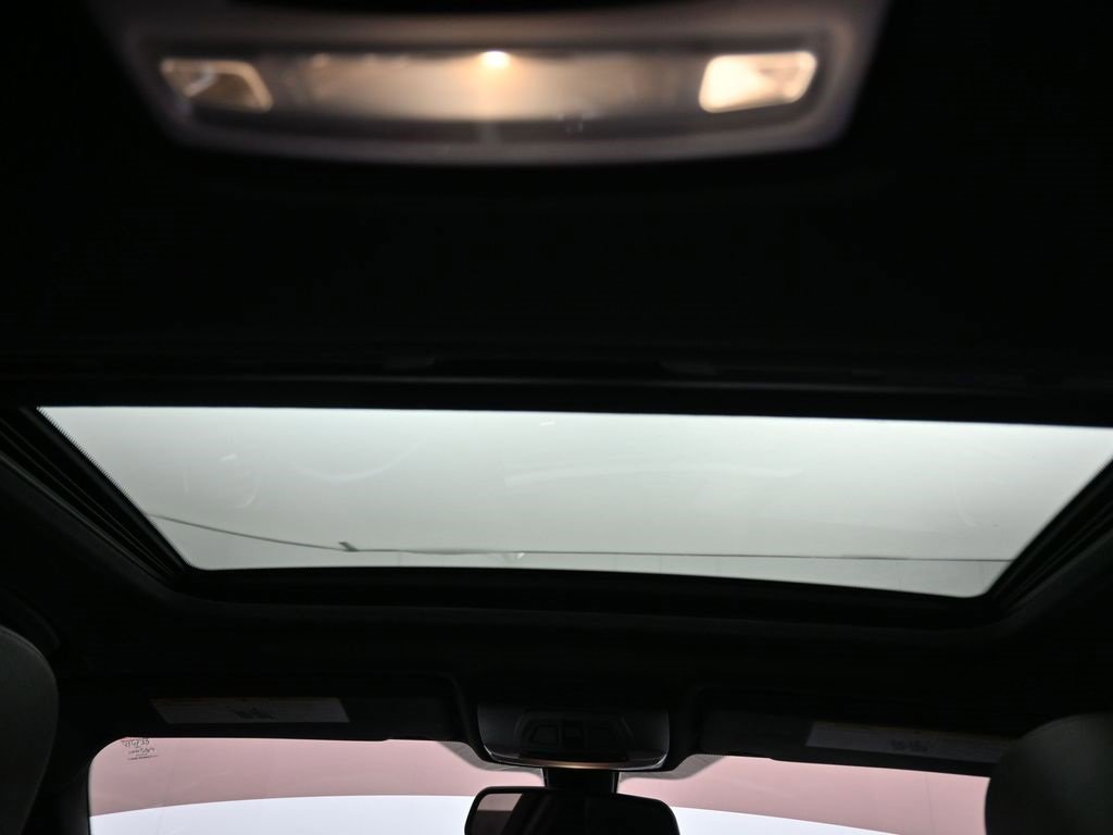 Used 2018 BMW 330e image 38