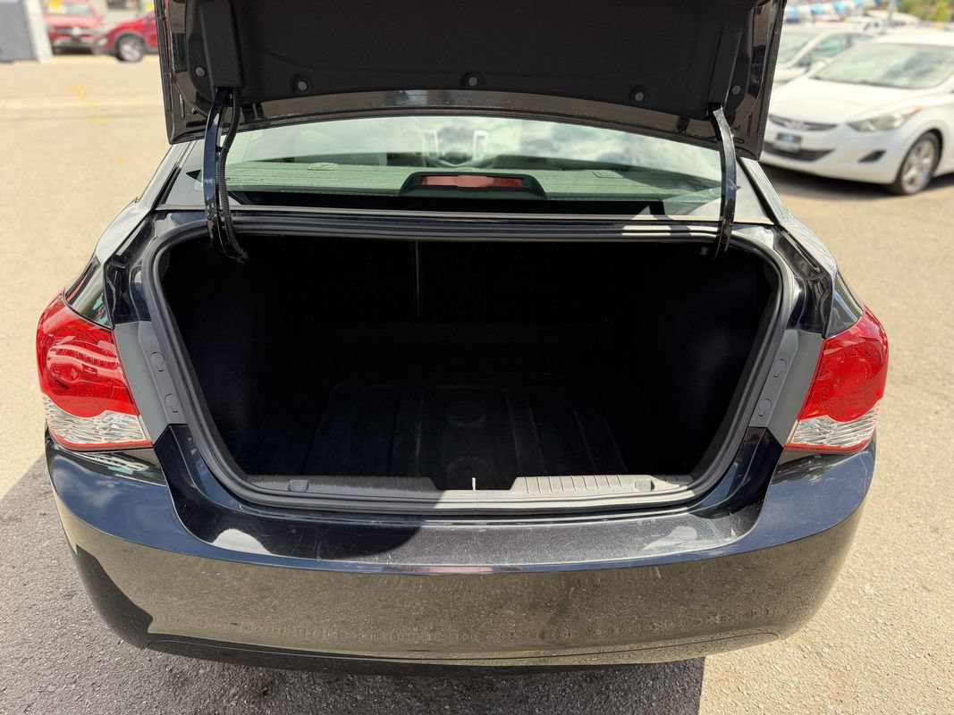 Used 2014 Chevrolet Cruze LT FWD image 10