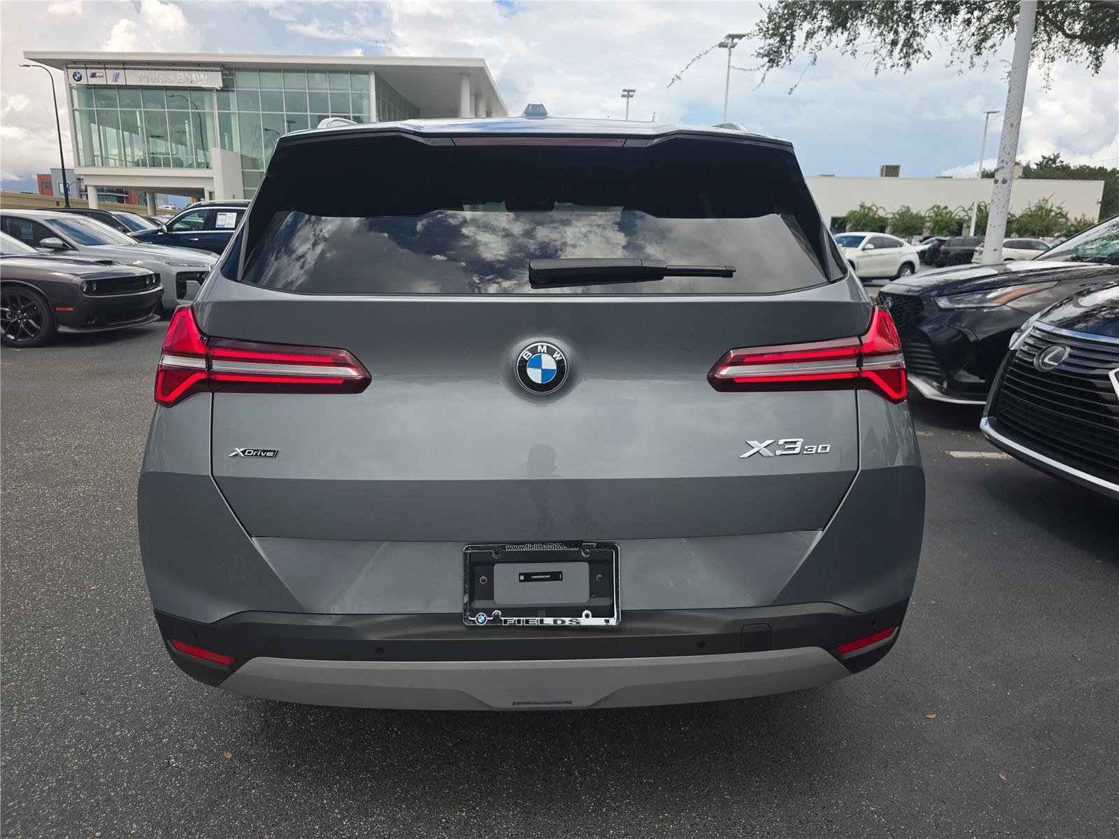Used 2025 BMW X3 xDrive30i w/ Convenience Package AWD/4WD image 4