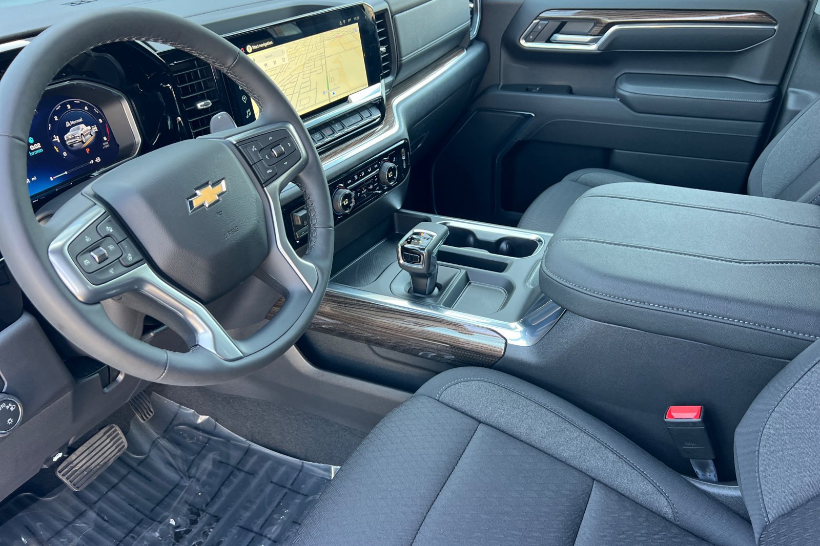 New 2026 Chevrolet Silverado 1500 LT w/ Z71 Off-Road Package AWD/4WD image 11