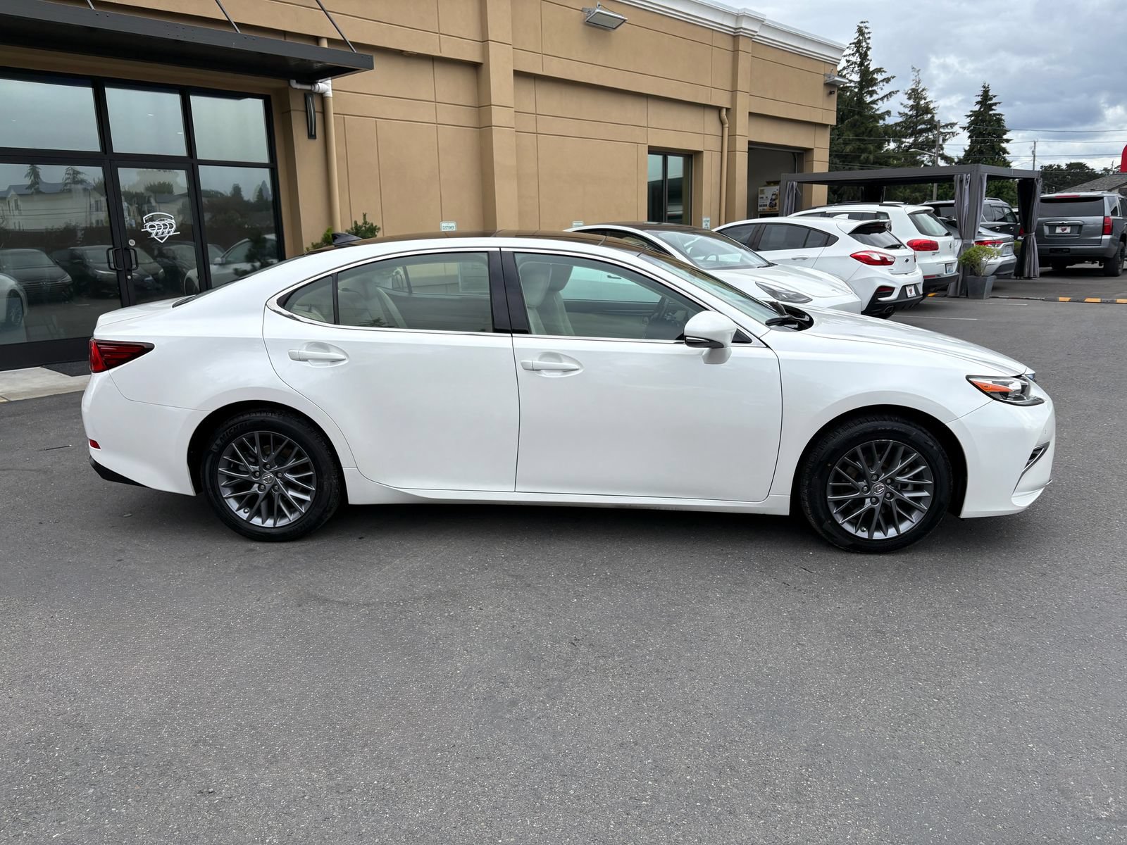 Used 2018 Lexus ES 350 w/ Navigation System Package FWD image 8