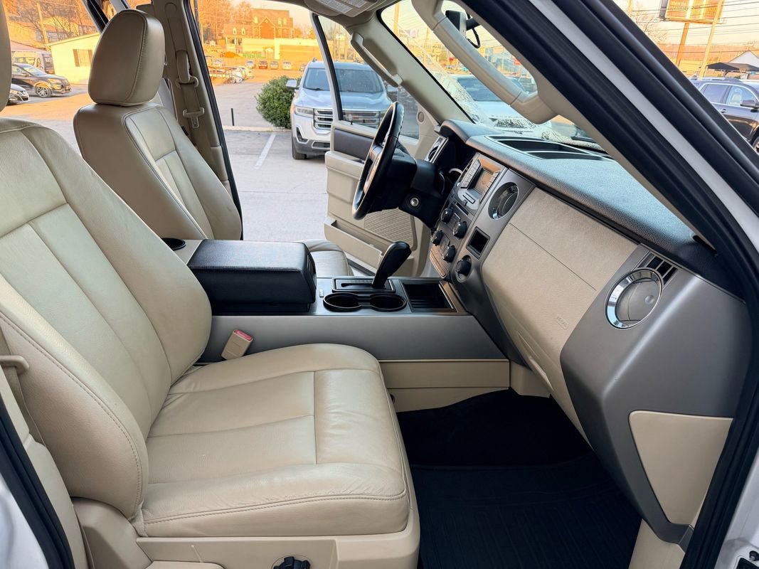 Used 2015 Ford Expedition XLT w/ Equipment Group 201A image 18