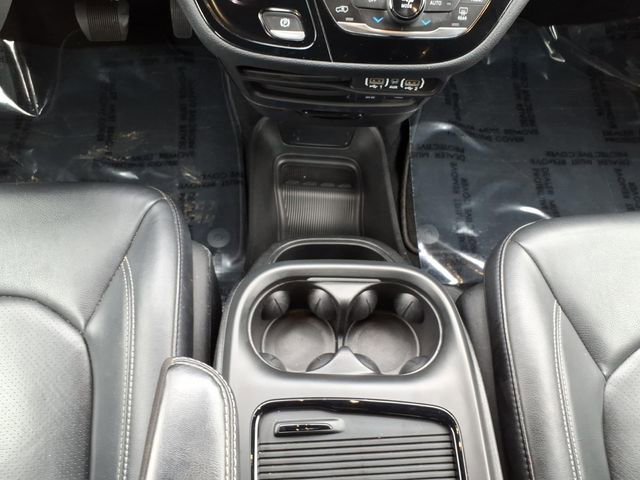 Used 2022 Chrysler Pacifica Touring-L w/ S Appearance Package image 19