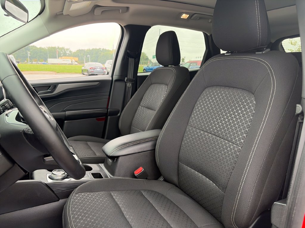 Used 2024 Ford Escape Active w/ Tech Pack #1 AWD/4WD image 17