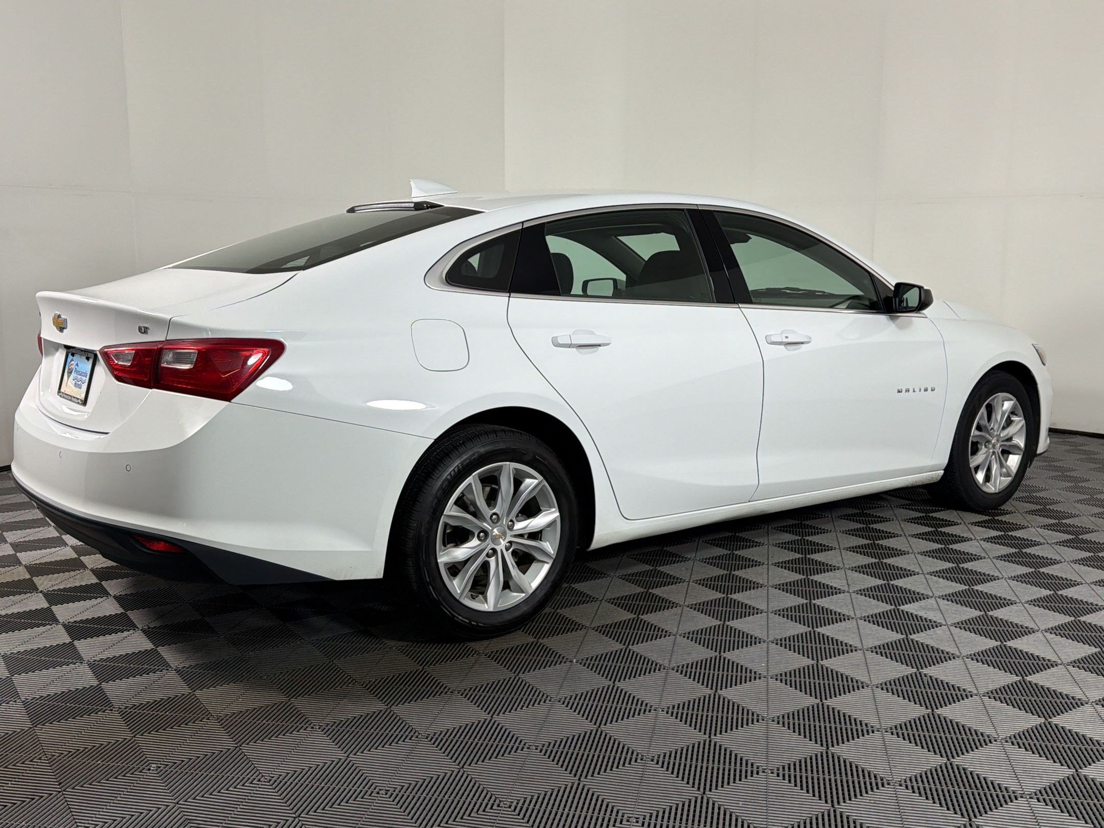 Used 2024 Chevrolet Malibu LT FWD image 7