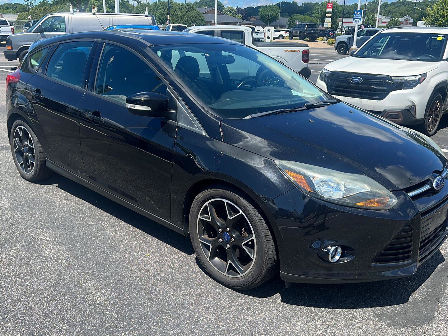 Used 2014 Ford Focus SE w/ Equipment Group 201A FWD image 2