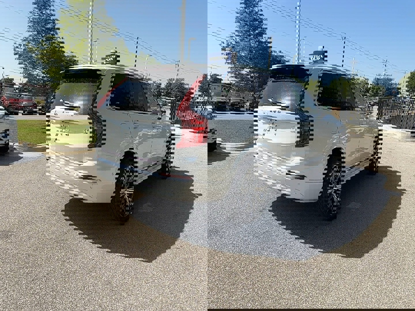 New 2025 Volvo XC90 T8 Plus w/ Protection Package Premier image 6