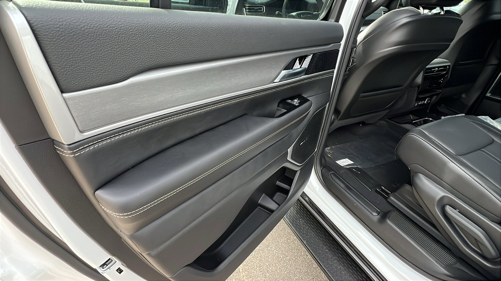 New 2026 Jeep Grand Wagoneer Limited image 18