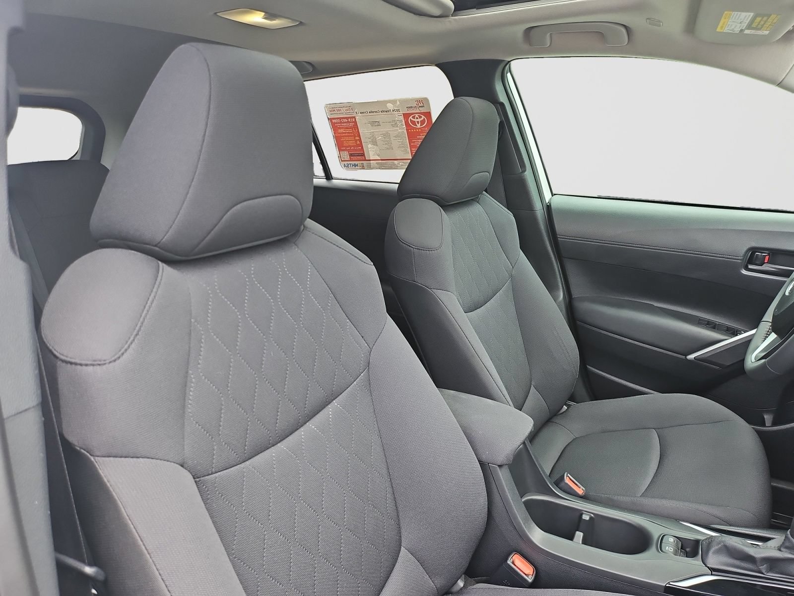 Used 2024 Toyota Corolla Cross LE w/ Moonroof Package FWD image 18