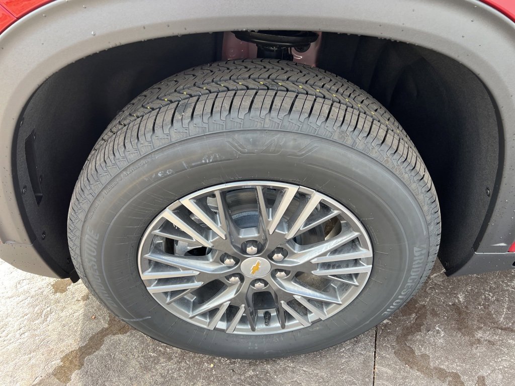 New 2026 Chevrolet Traverse LT w/ LPO, Floor Liner Package image 2