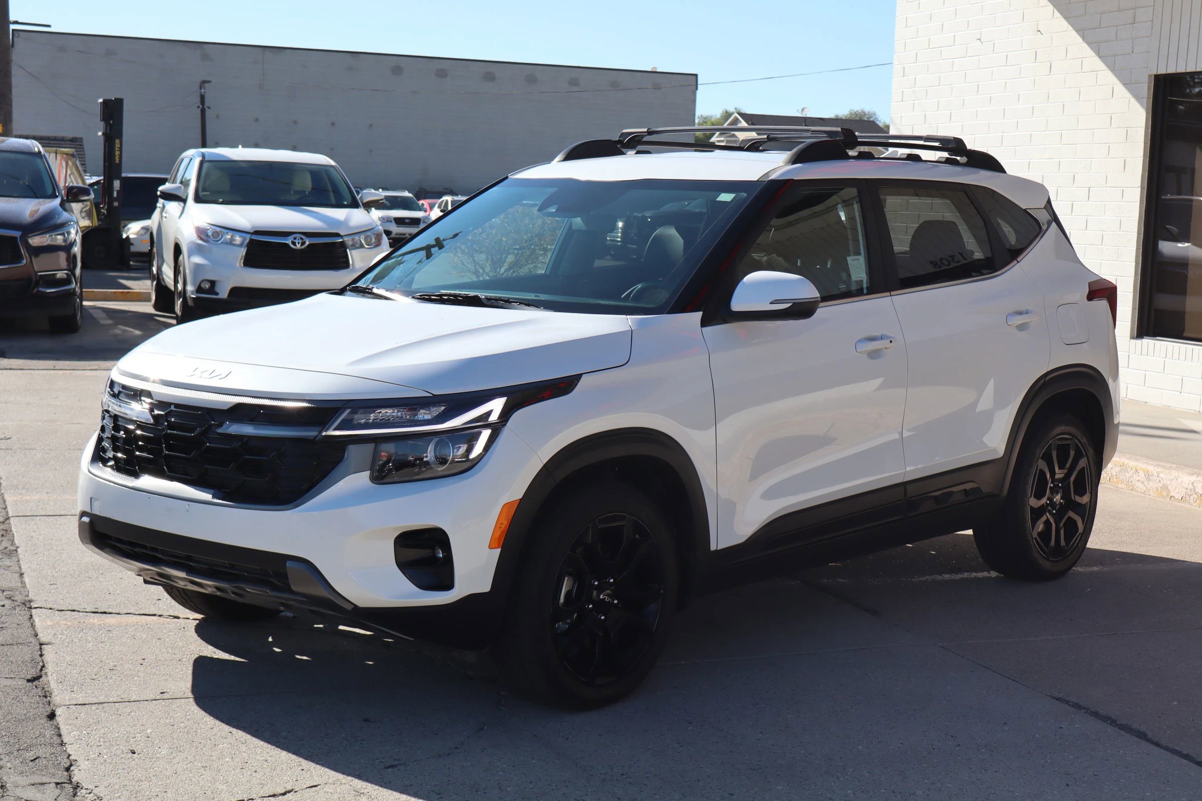 Used 2024 Kia Seltos X-Line image 4