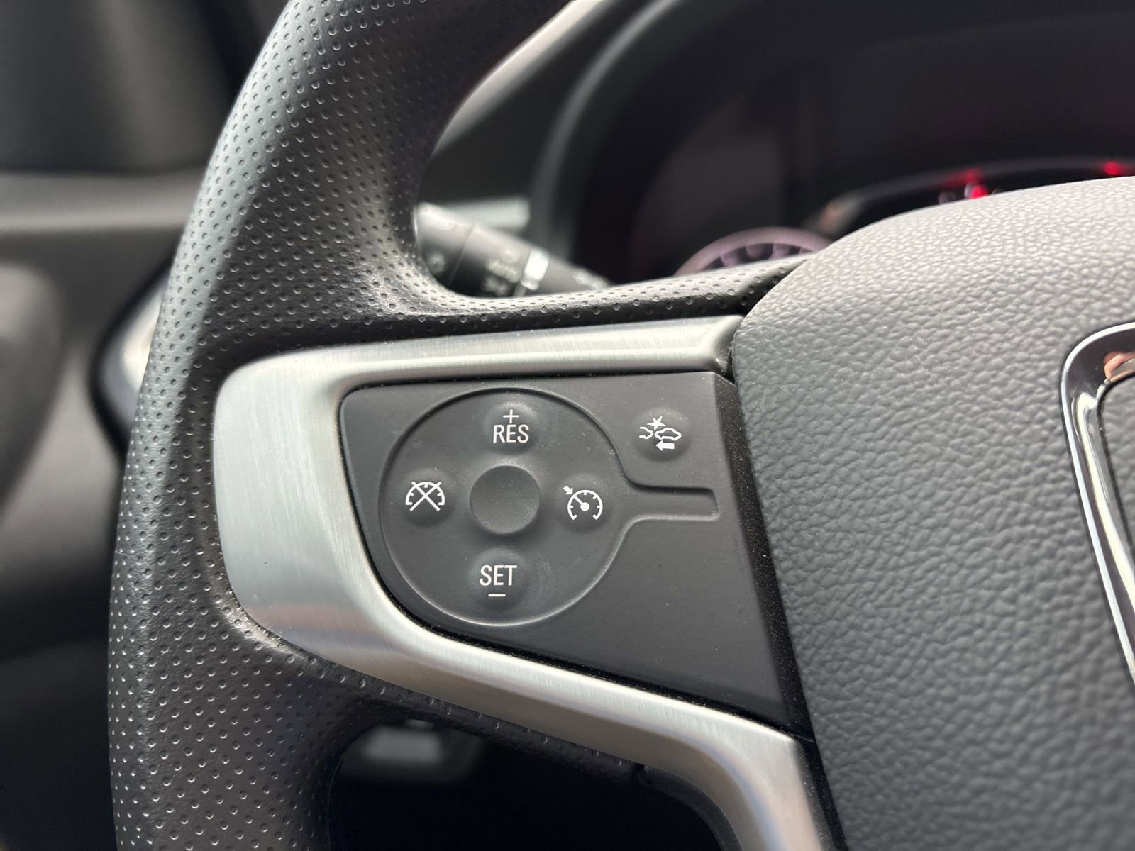 Used 2022 GMC Acadia SLE w/ Driver Convenience Package FWD image 29