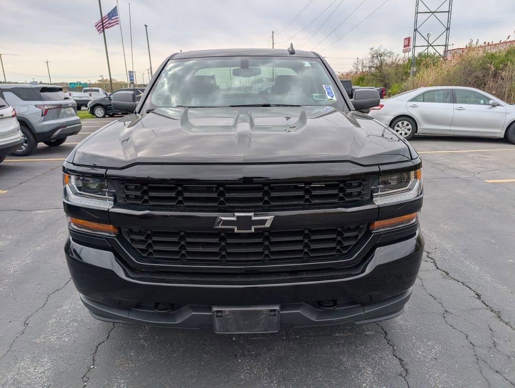 Used 2019 Chevrolet Silverado 1500 Custom w/ LPO, Essentials Package AWD/4WD image 2