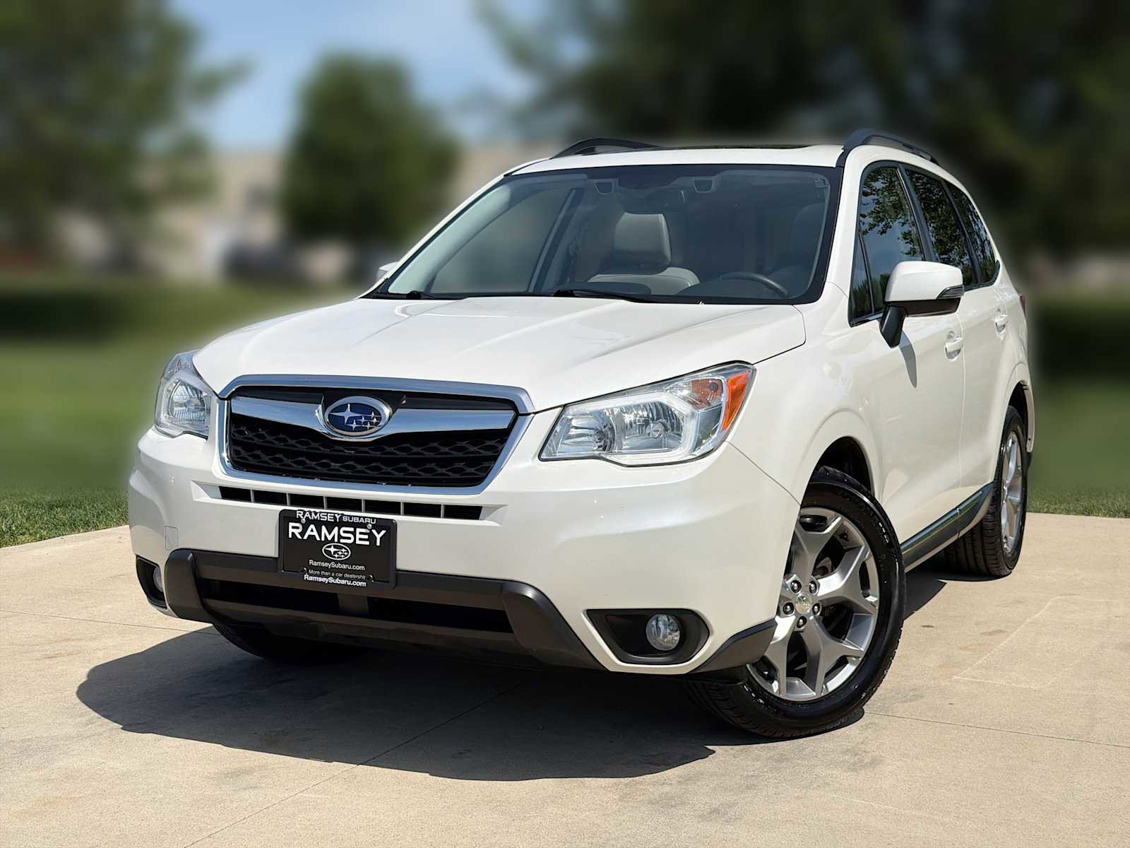 Used 2015 Subaru Forester 2.5i Touring w/ Eyesight & Navigation System AWD/4WD video 1