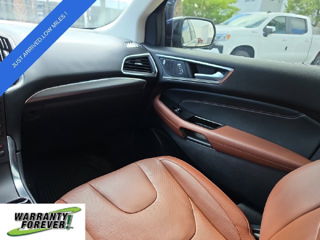Used 2019 Ford Edge Titanium w/ Equipment Group 301A FWD image 11