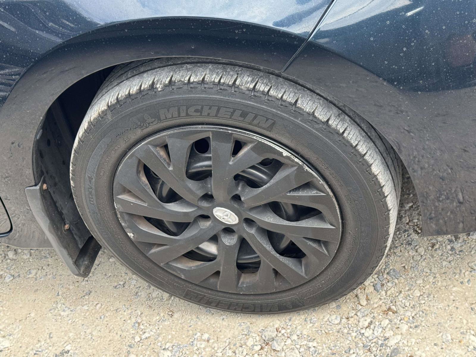 Used 2018 Toyota Corolla LE w/ Body Protection Package FWD image 5