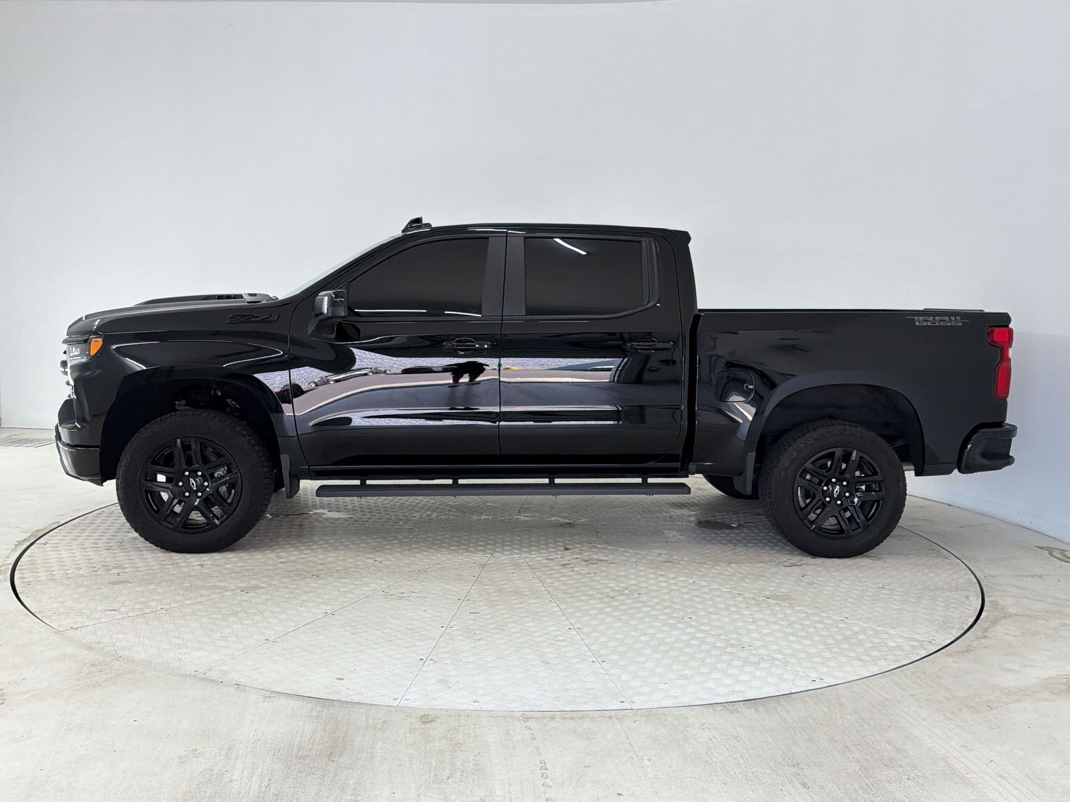 Used 2025 Chevrolet Silverado 1500 LT Trail Boss w/ LT Trail Boss Premium Package image 2