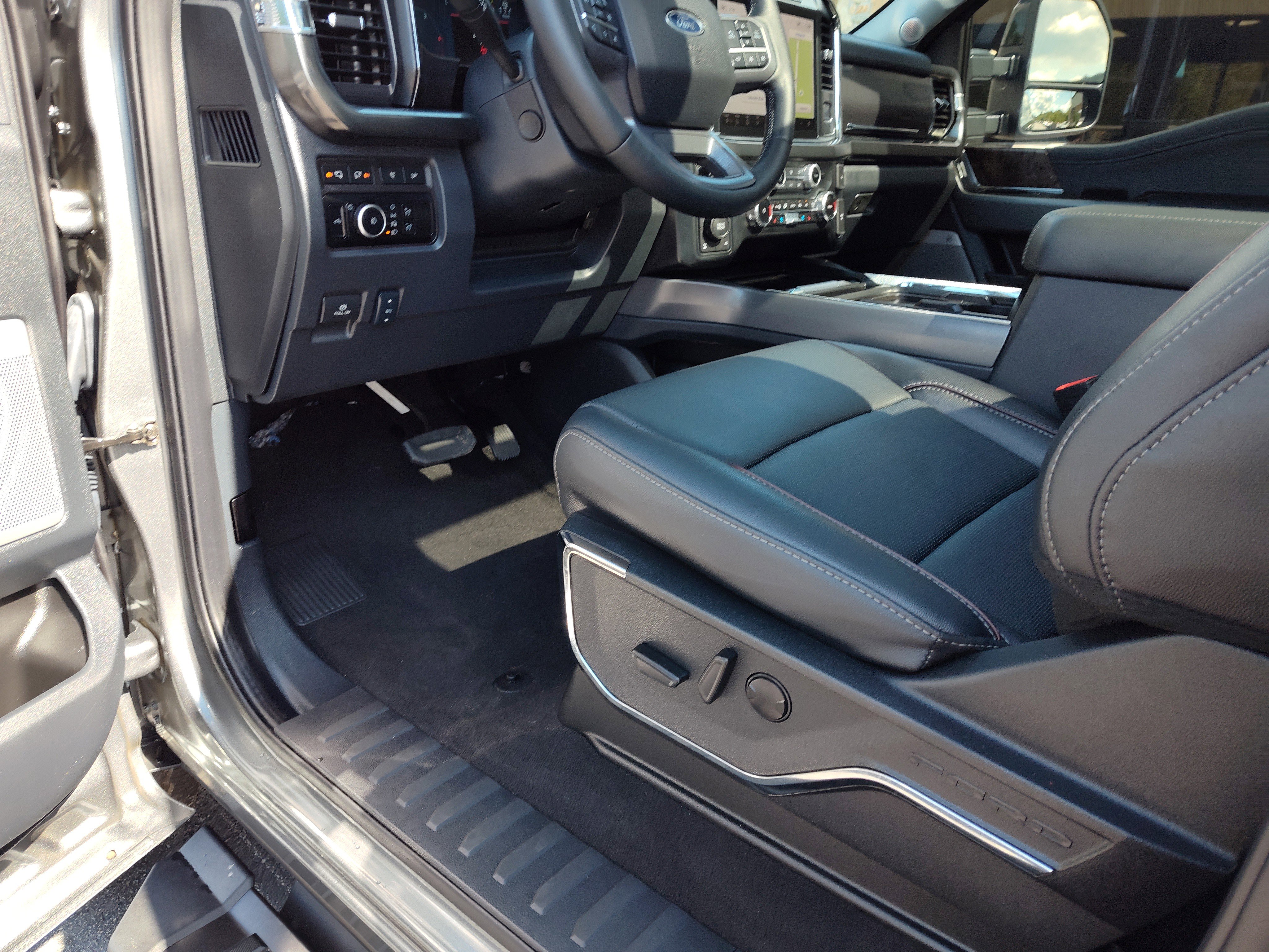 Used 2024 Ford F250 Lariat w/ Lariat Ultimate Package image 16