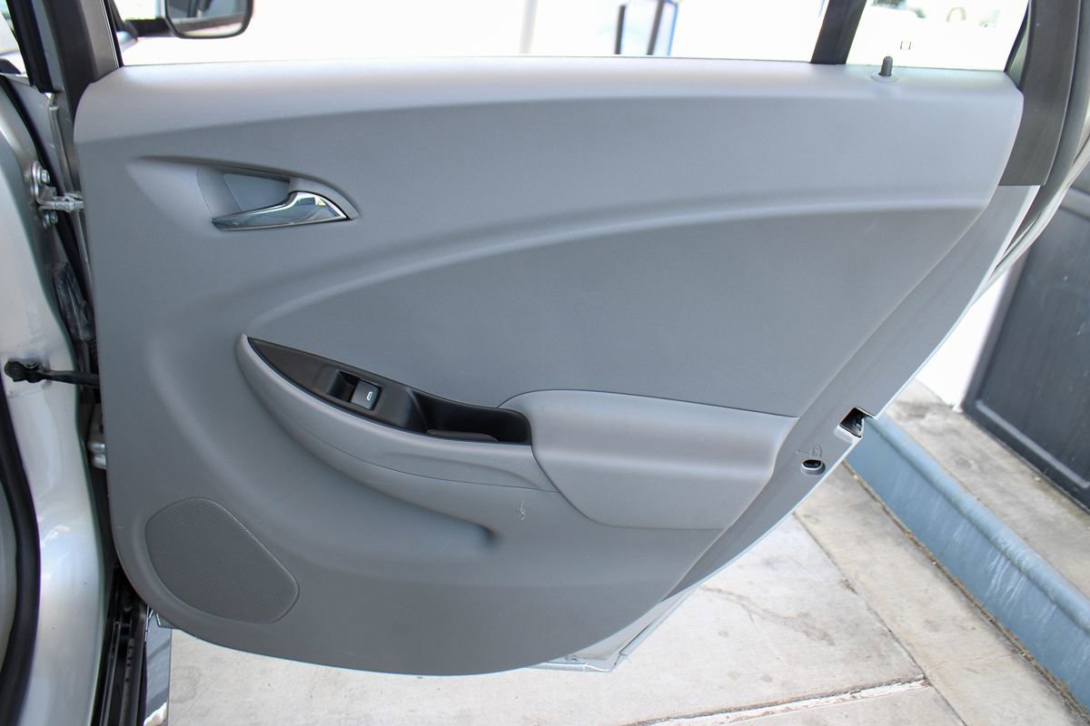 Used 2016 Chevrolet Volt LT w/ Comfort Package FWD image 42