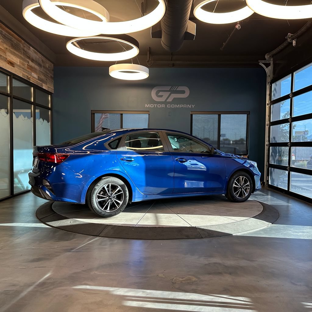 Used 2023 Kia Forte LXS FWD image 3