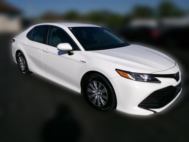 Used 2018 Toyota Camry LE FWD image 1