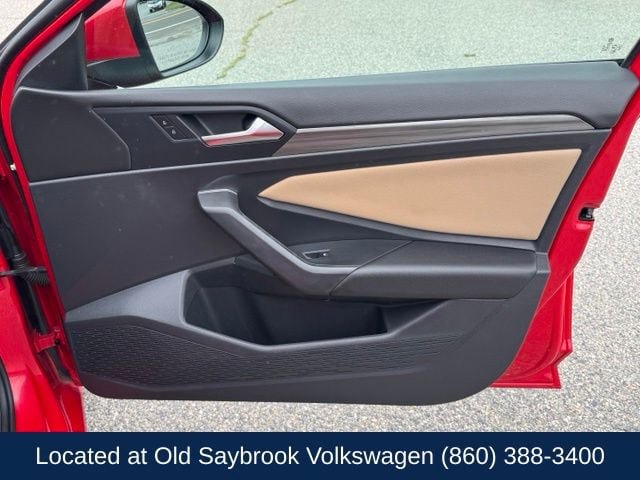 Used 2019 Volkswagen Jetta SEL w/ Cold Weather Package FWD image 27